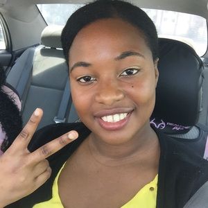 Meet your Posher, Angela